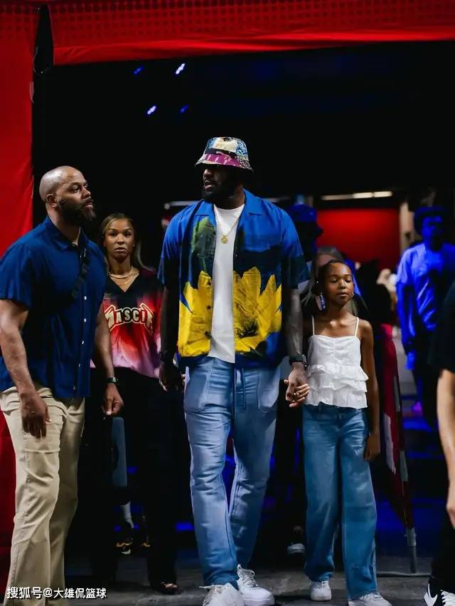 詹姆斯前队友提议老詹离开湖人，暗示队友不如加入迈阿密热火