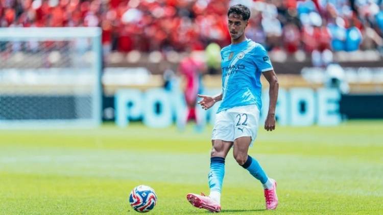 官方：曼城后卫雷斯租借加盟赫罗纳，租期1个赛季