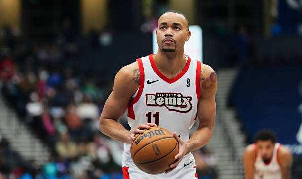 新奥尔良鹈鹕超额使用双向合同名额?