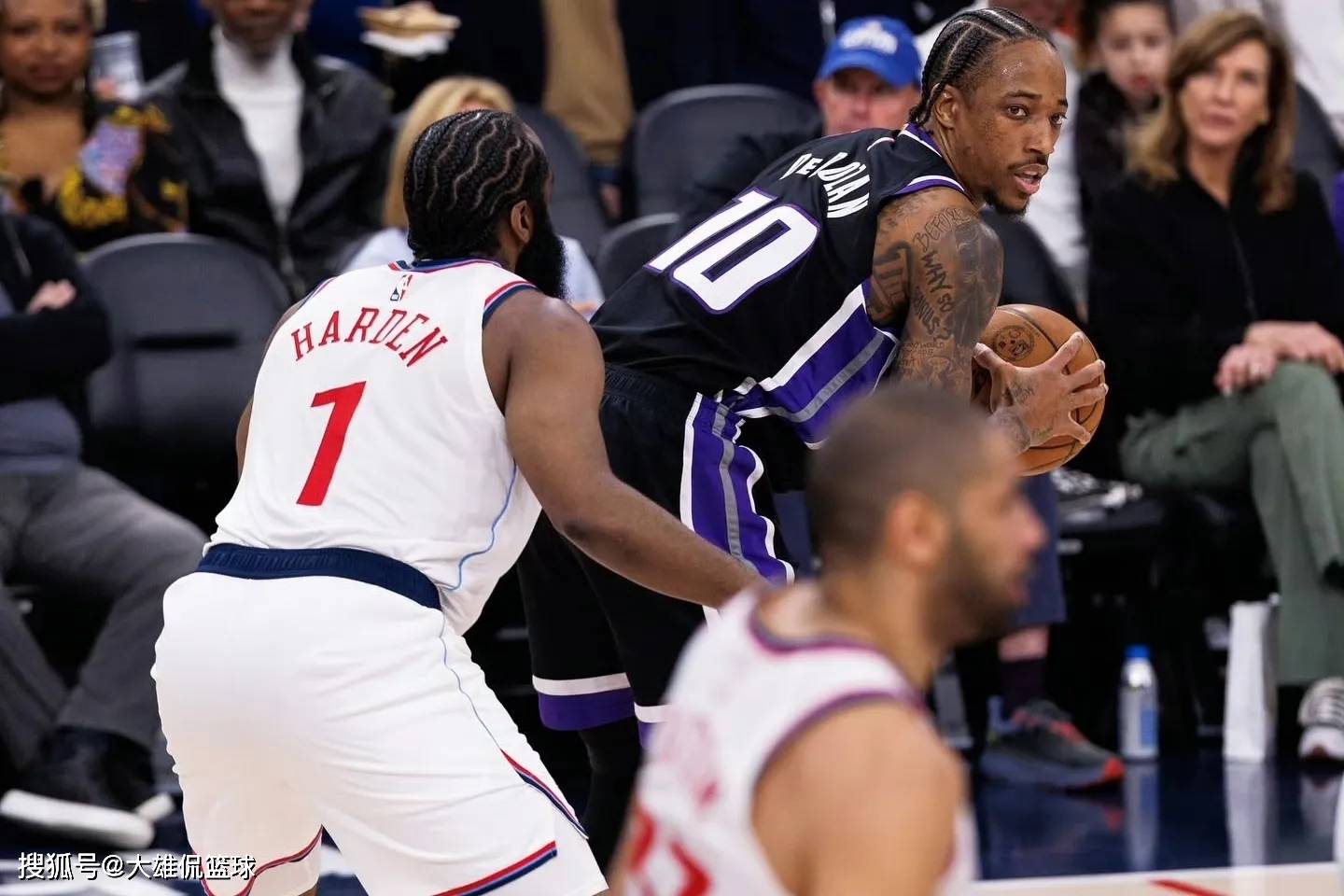 四队重磅交易，德罗赞加入洛杉矶快船，国王甩掉拉文的毒药合同