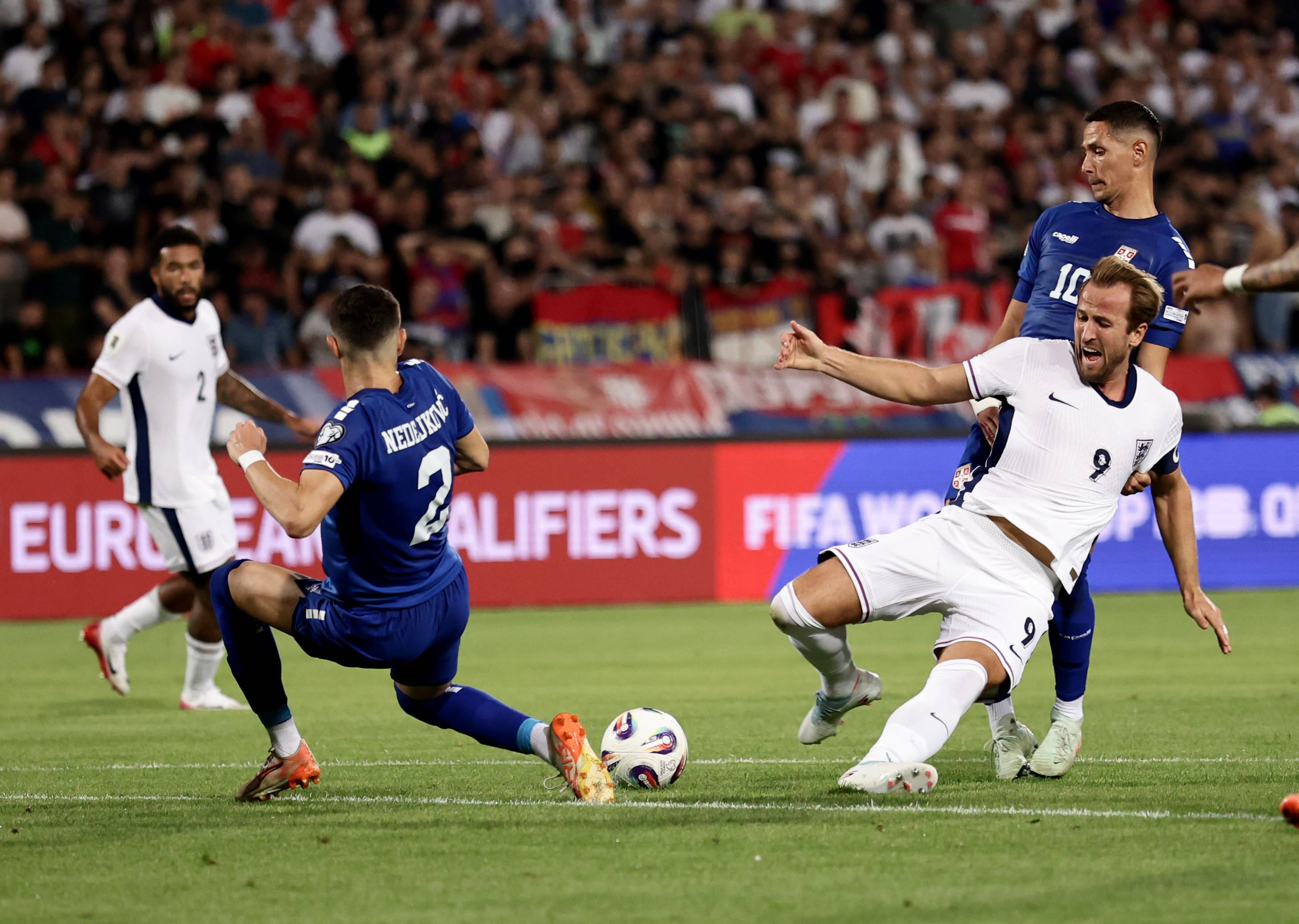 （体育）足球——世预赛：英格兰胜塞尔维亚