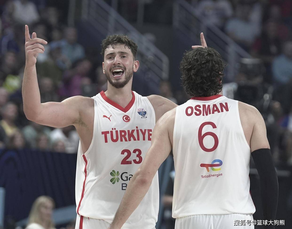 杜兰特现身休斯顿？旧将晒照，KD或加入火箭队训练营，申京也将归队