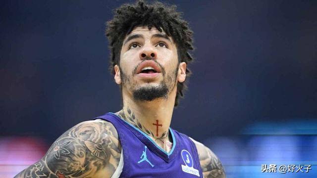 黄蜂队拉梅洛·鲍尔超越大卫·韦斯利，荣登夏洛特队史助攻榜榜首